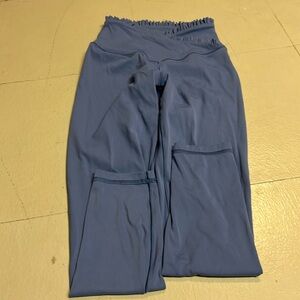 Aerie leggings in marbled blue.